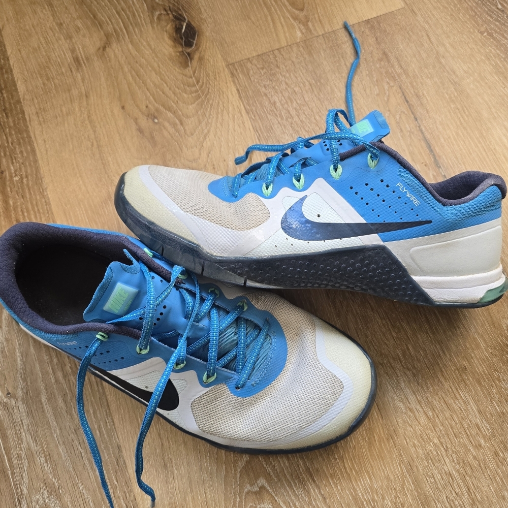 Nike METCON 2 Flywire Womens Size 9.5 Blue White Grey
